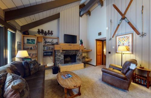 Big Sky Meadow Village Apartment | Moonlight Skis