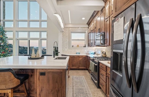 Fish Haven House | Moose Ridge Lodge | 7500sqft Designer Container Home w/Hot Tub & Game Room!