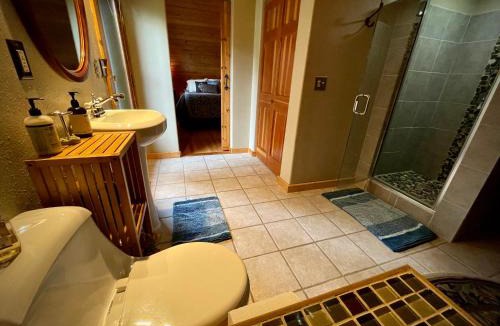 Columbia Falls Hotel | Moss Mountain Inn