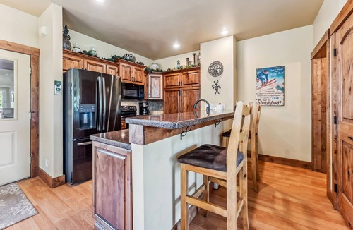 Wildernest House | Mountain Escape w/Hot Tub, Near Ski Resorts & I-70