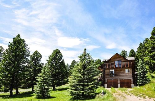 Bozeman Cabin | Mountain Log Home Close to Historic Downtown Bozeman & Bridger Bowl.