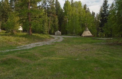 Eureka RV Rental | Mountain Man Wall Tent campsite 5 Caribou Trail Wagon Camp