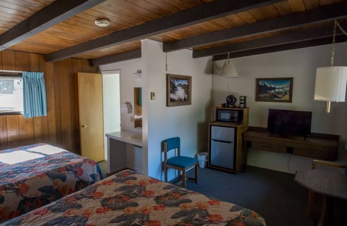 East Glacier Park Village Hotel | Mountain Pine Motel