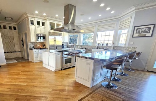 Pocatello House | Mountain View Estate 2 Homes, 4 Bdrm Cabin & 5 Bdrm Mainhouse, 8miles to Dining
