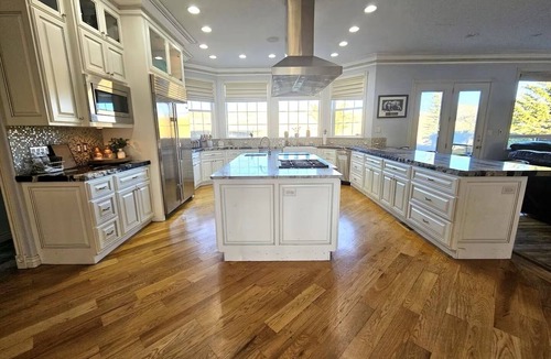 Pocatello House | Mountain View Estate 2 Homes, 4 Bdrm Cabin & 5 Bdrm Mainhouse, 8miles to Dining