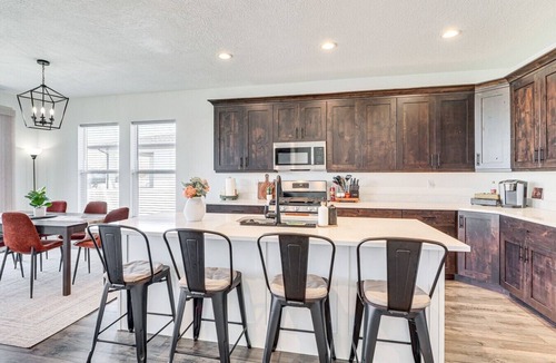 Erda House | Mountain View Home with Large Yard Near Salt Lake
