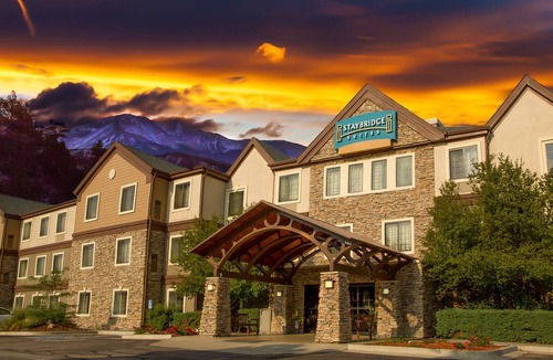 Rockrimmon Apartment | Mountain View Studio + Pool Access