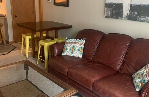 Big Sky Condo | ★MOUNTAIN VILLAGE★SKI IN⭐FAMILY FRIENDLY★