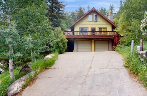 Intermountain Apartment | Mountainside