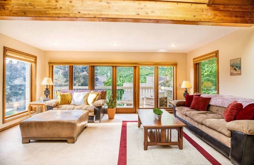 Granite Villa | Mtn. Home-Sauna, Pool Table, Mins to Ski/Hike/Bike