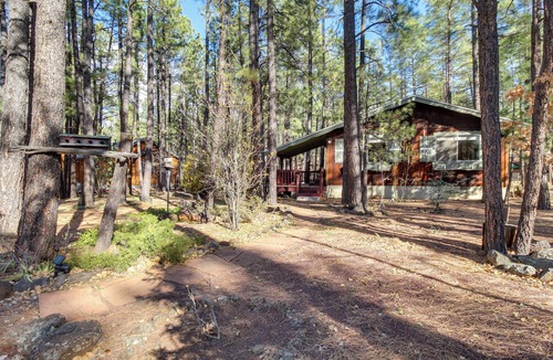 Pinetop Cottage | Near Hiking & Golfing: Pinetop Cabin w/Deck
