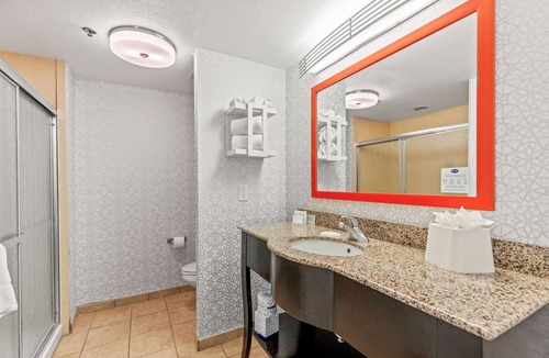 Brighton Hotel | Near Riverdale Golf | Pool + Free Breakfast
