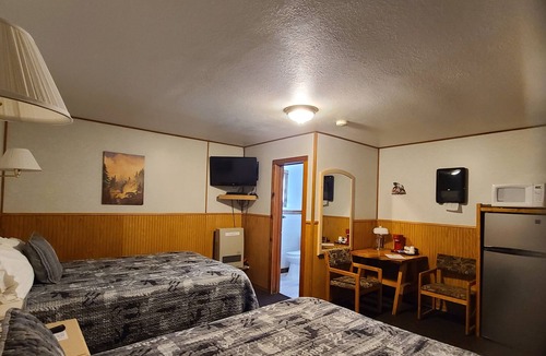 Lincoln Hotel | Need to reset? Come to the mountains at Three Bears Motel of Lincoln, Montana!
