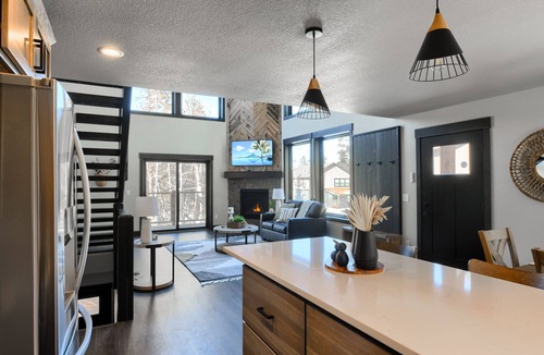 Lead Cabin | New 3-Level Property with Paved Roads, Open Floor Plan, Clubhouse Access!
