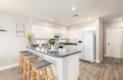 Gilbert House | NEW! - 4 Bedroom Home with Putting Green