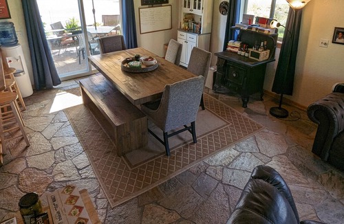 Ronan Cabin | New! Avail 4th of July! 13-person cabin. Hot tub on roof, 15 mins to Flathead Lk