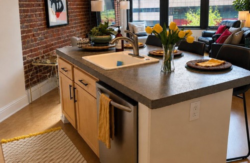 Downtown Denver Condo | NEW LISTING Charming 2/2 loft/heart of downtown. 5 min walk Convention Center