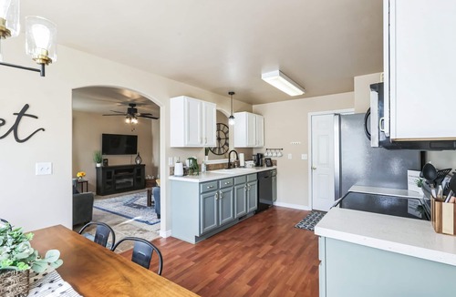 Twin Falls House | NEW LISTING! Cozy Corner Oasis with Hot Tub