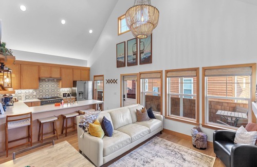 Dover Bay Cabin | New Listing! Craftsman Bungalow | 2 Min Walk to Dover Bay Marina