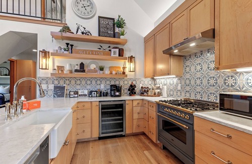 Dover Bay Cabin | New Listing! Craftsman Bungalow | 2 Min Walk to Dover Bay Marina