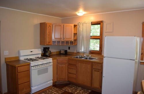 Bigfork Cabin | NEW Listing! Restful Lakeside Cabin ~ Resort Amenities!