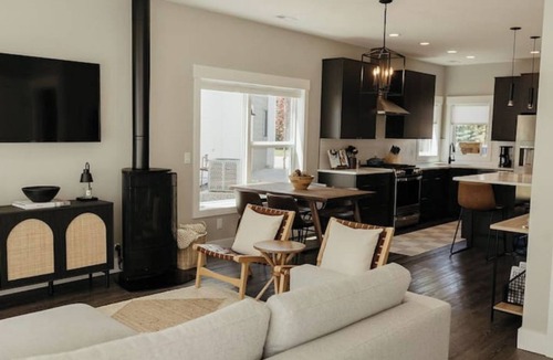 Red Lodge House | New + Modern 3BR House