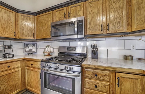 Twin Falls House | NEW! Park Meadow. Near St. Luke’s, Clean 4 bedroom, 2 bathroom.