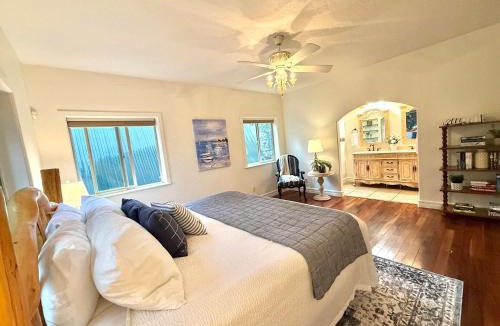 McCall House | NEW PROPERTY Davis Avenue Luxury Lodge Sleeps 20