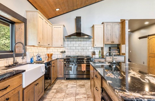 Gallatin Gateway House | NEW! Soak, Play, Unwind: Secluded Big Sky Lodge with Dual Hot Tubs and Game Room