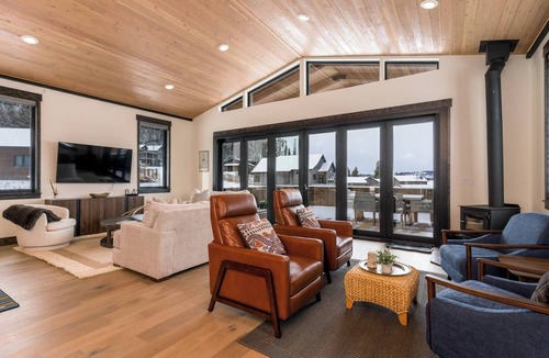 Georgetown House | New, spacious home at Georgetown