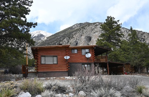Nathrop Cabin | Newly remodeled Double Love Log Cabin