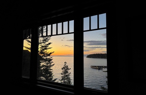 Finley Point House | Newly remodeled waterfront home in a beautifully protected bay on Finley Point!