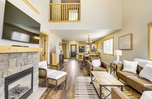 Lake Shore Apartment | Nisswa Townhome w/Boat Slip + Gull Lake Access!