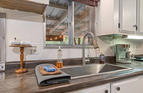 Baker City House | Nostalgic River Home, 2 Bdrm, 2 Bath on the River!