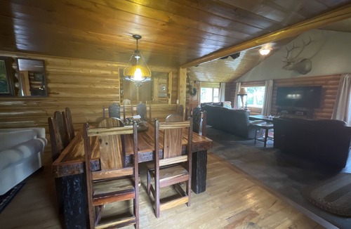 Polaris House | Old Canyon Lodge w/Hot Tub - Nearby Ski Park, Hot Springs, Pioneer Mtn, Bannack