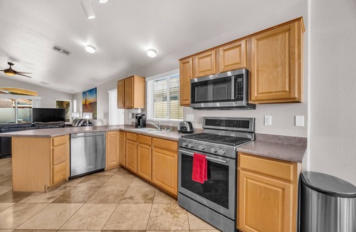 Scottsdale Summit House | Old Town Scottsdale oasis with resort style back yard!