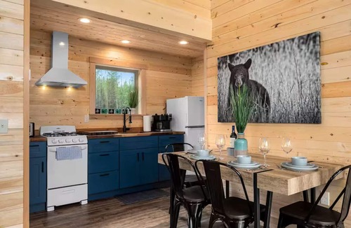 Polebridge Cabin | One of a kind views of Glacier National Park! Canyon Cabin at Thunderbird Ridge.