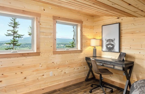 Polebridge Cabin | One of a kind views of Glacier National Park! Summit Cabin at Thunderbird Ridge.