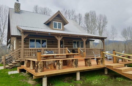 Florence Cabin | Osprey Riverfront Cabin