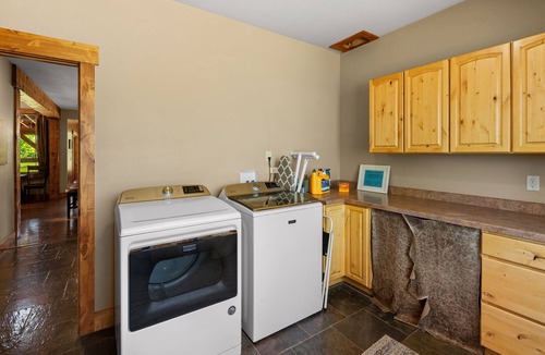 Bozeman House | Outpost Oasis- Wonderful 6 bedroom house!