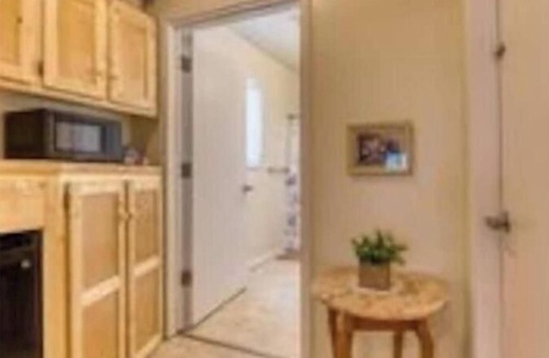 Corvallis House | Panoramic Views & Dog Heaven on the farm