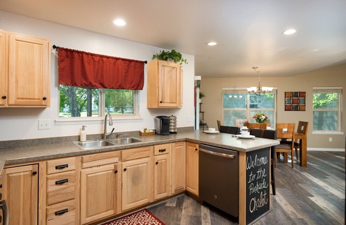 Bozeman House | Parkside Chalet 🏡 With Hot Tub & King beds 👑