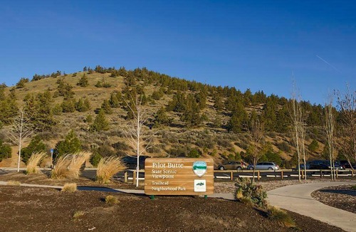 Mountain View District House | Parkview