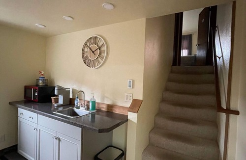 Gardiner Apartment | ParkWay Yellowstone Guest House Apartment #5