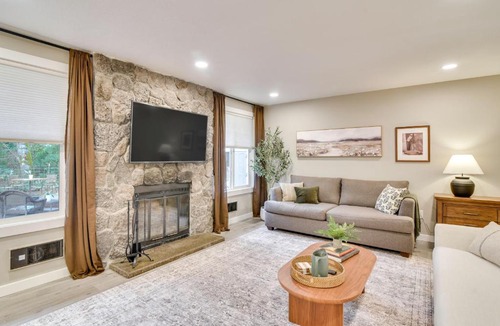 Gresham House | Peace & Serenity in Gresham! Sleek Home w/Yard