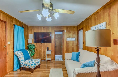 New Zion House | Peaceful Effingham Abode w/ Fireplace!