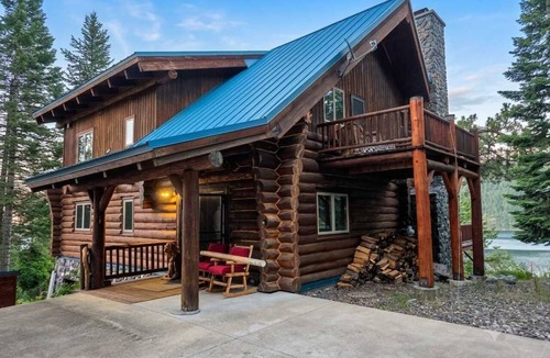 Enterprise House | Peaceful log cabin retreat with wildlife, mountain and lake views