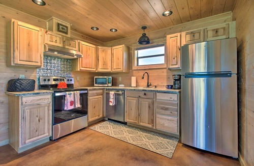 Livingston Cabin | Peaceful Mtn Retreat ~ 43 Mi to Yellowstone!