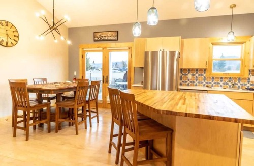 Red Lodge House | Peaks N Pines- Hot Tub- Pet Friendly - Views