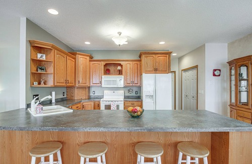 Pelican Rapids House | Pelican Rapids Lake House w/Water Views + Dock!